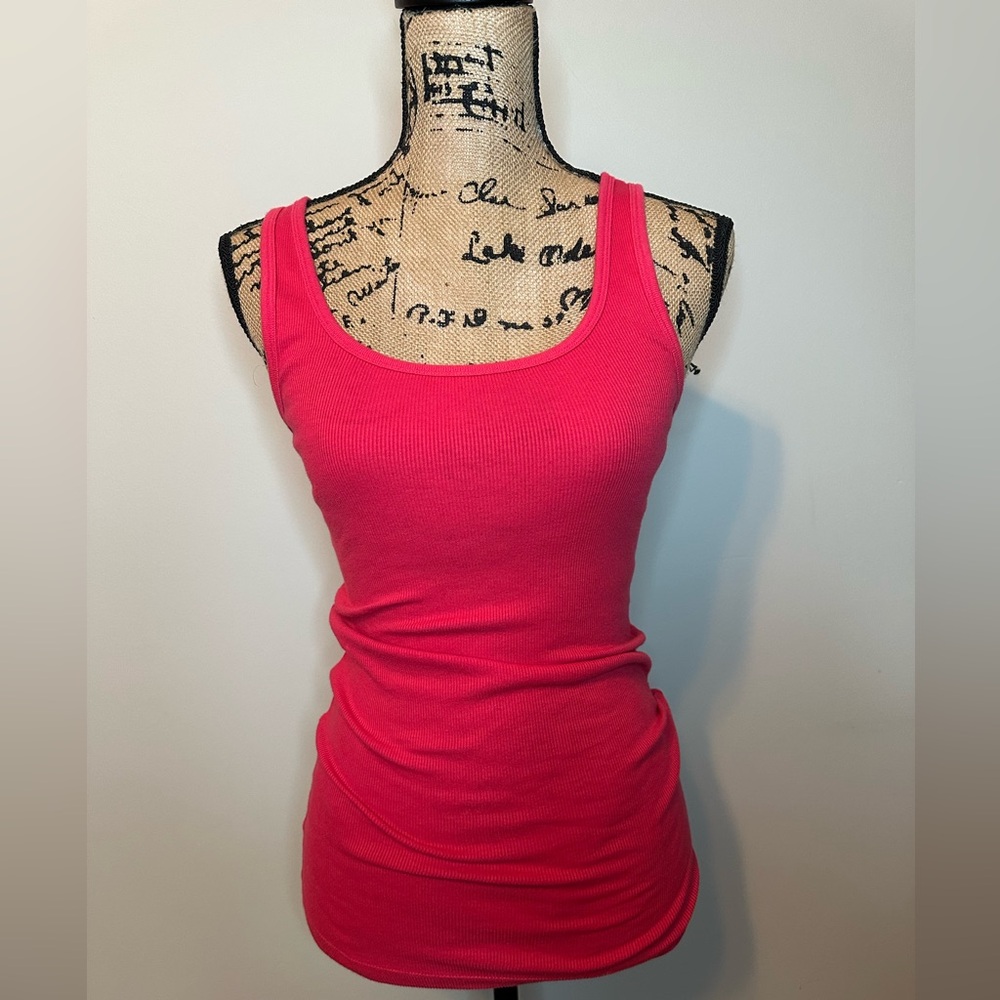 Old Navy Women’s Tank Top Size Medium